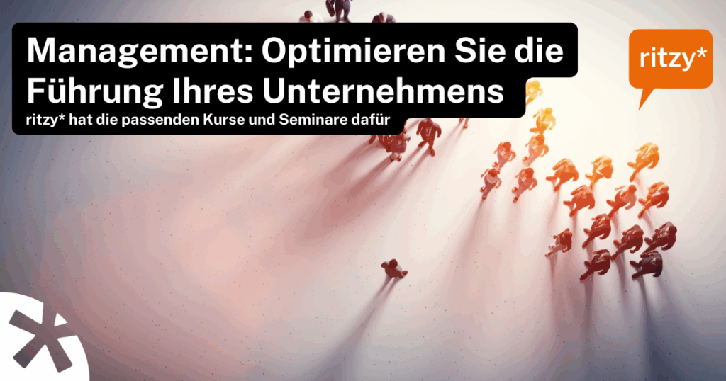 Symbolische Darstellung von Führung: Gruppe von Figuren bewegt sich in geordneter Formation, angeführt von einer Figur an der Spitze. Licht und Schatten erzeugen Dynamik. Text auf dem Bild: ‚Management: Optimieren Sie die Führung Ihres Unternehmens – ritzy* hat die passenden Kurse und Seminare dafür‘, Logo ritzy*.